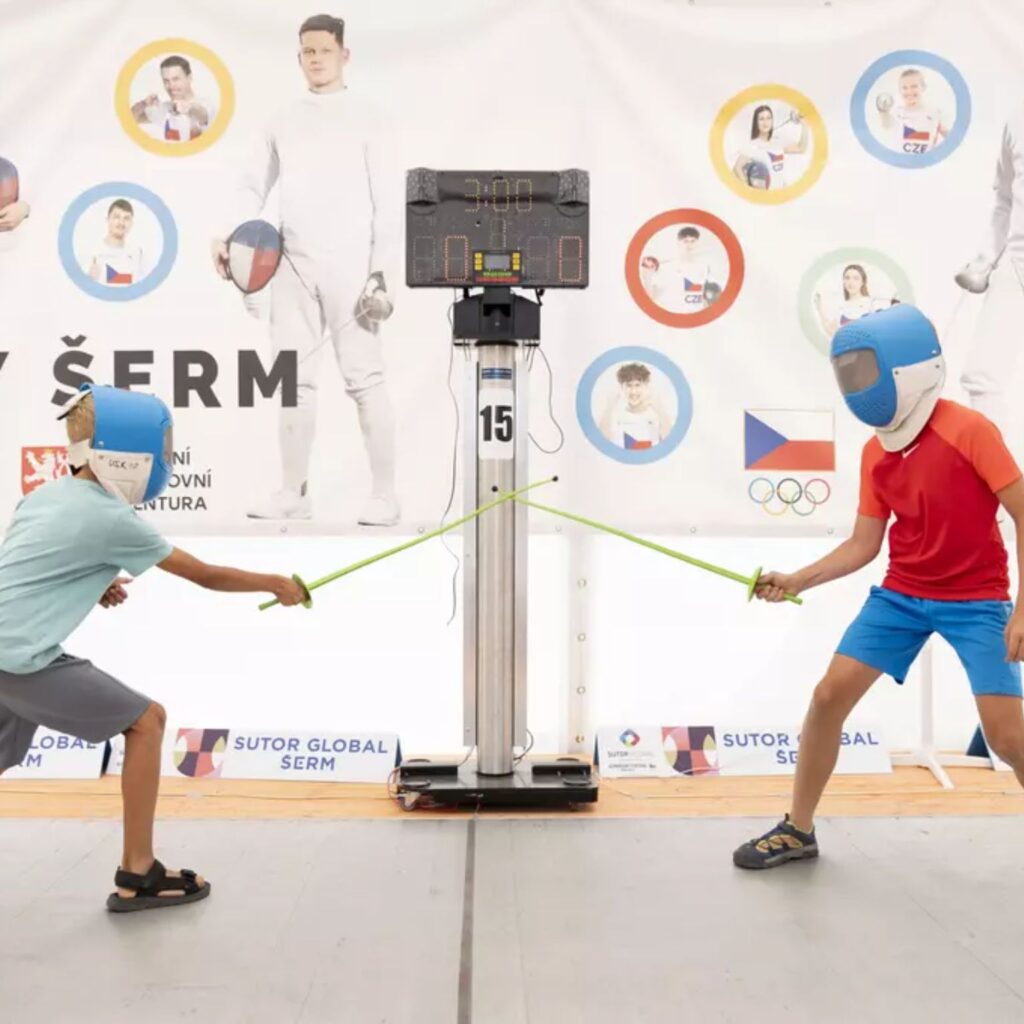 Pod naší značkou si návštěvníci mohli vyzkoušet olympijský šerm.